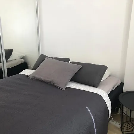 Scandinavian 1br Art Deco Heard Appartamento Helsinki