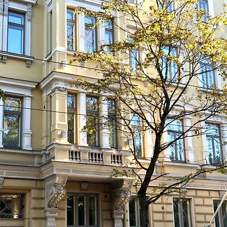 Scandinavian 1br Art Deco Heard *