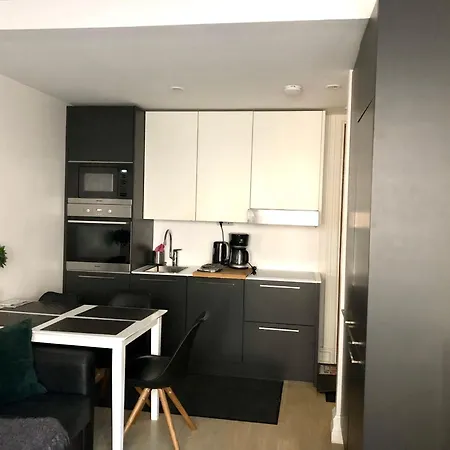 Scandinavian 1br Art Deco Heard *