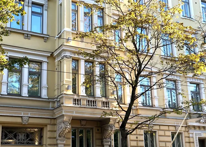 Scandinavian 1br Art Deco Heard *