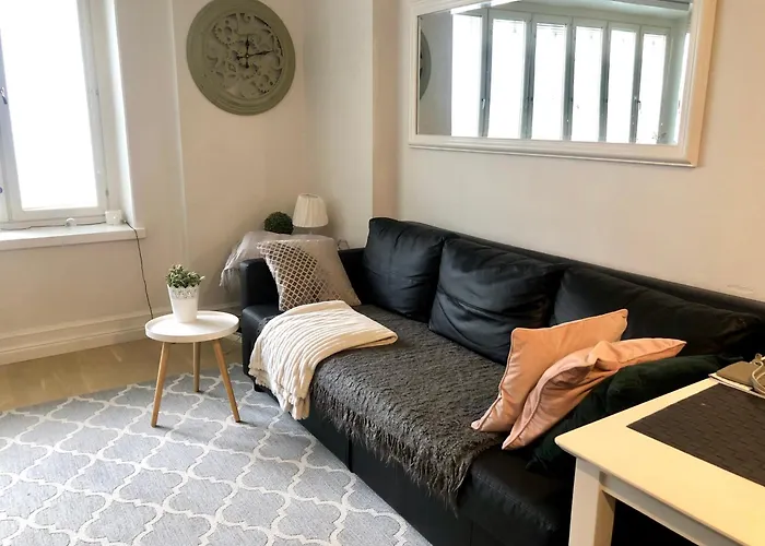 شقة Scandinavian 1br Art Deco Heard