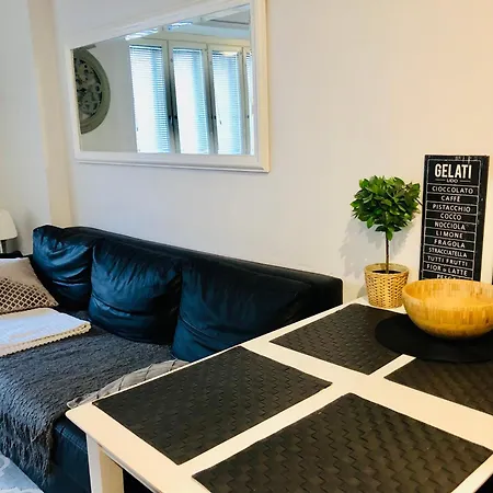 Scandinavian 1br Art Deco Heard *