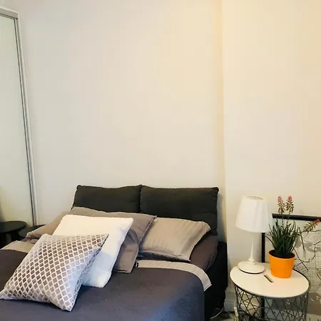 Scandinavian 1br Art Deco Heard Appartamento Helsinki